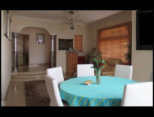 4 BEDROOM HOUSE FOR SALE IN LENASIA SOUTH